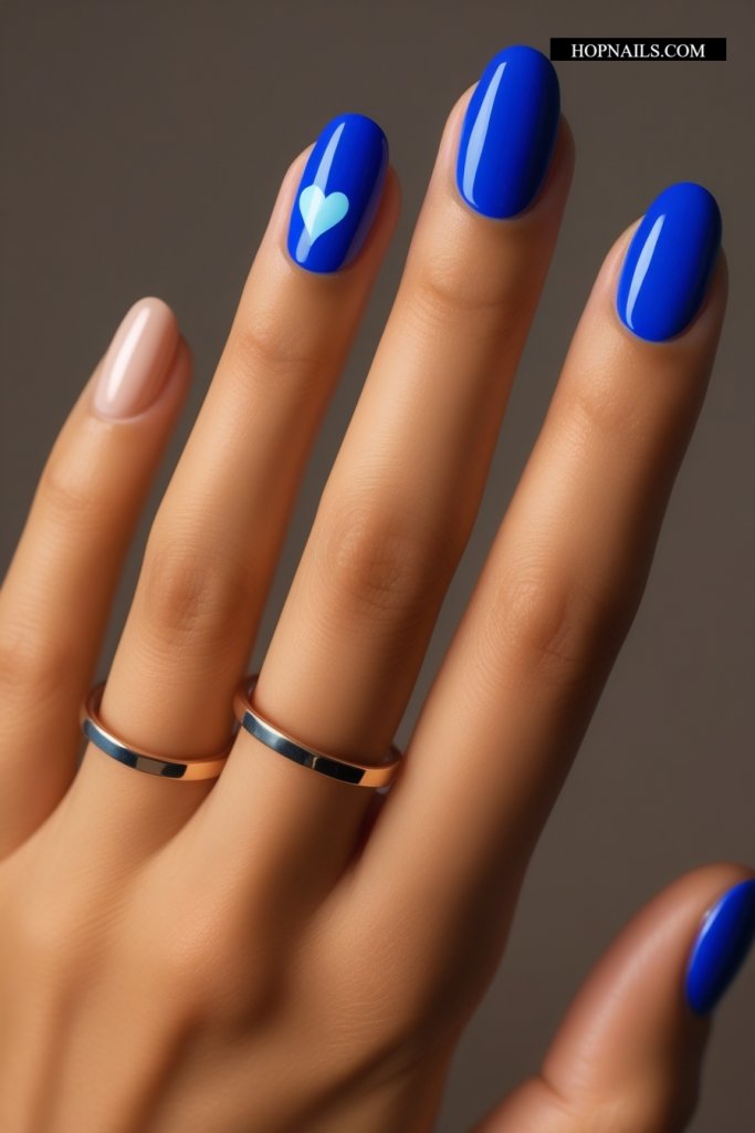 Heart Accent nail