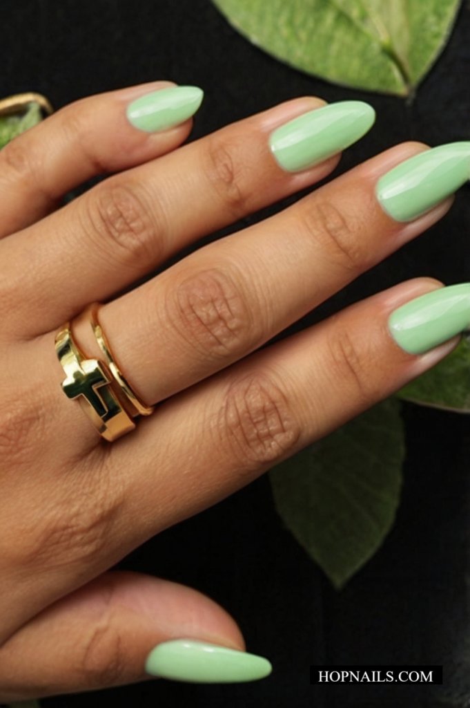 Refreshing Green Fall Nail
