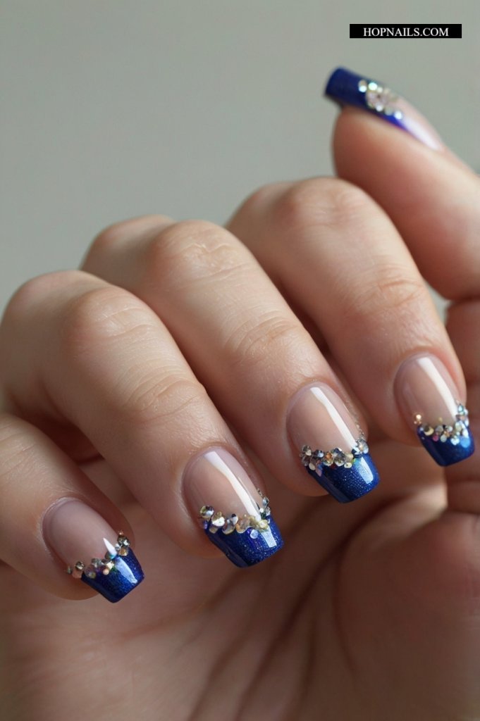 Rhinestone Mani nail