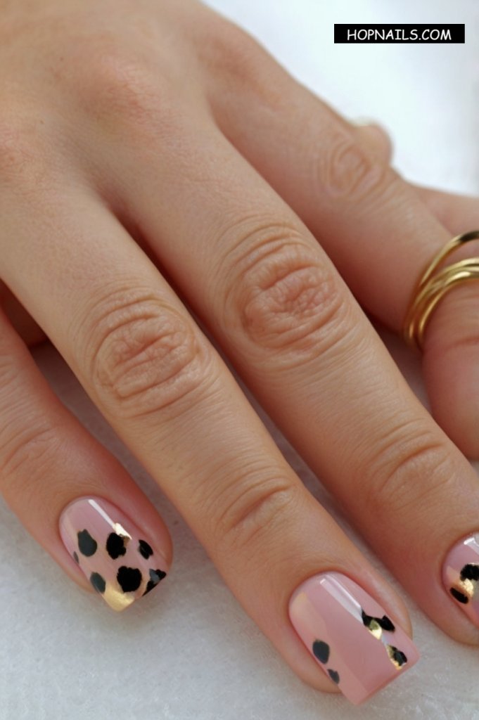 Tiny Leopard Print nail